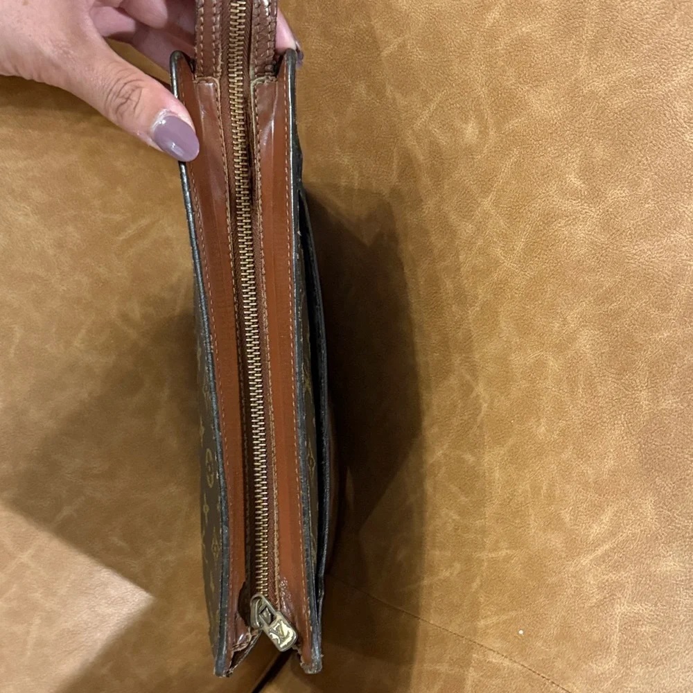 Louis Vuitton Toiletry Pouch Poche Toilette